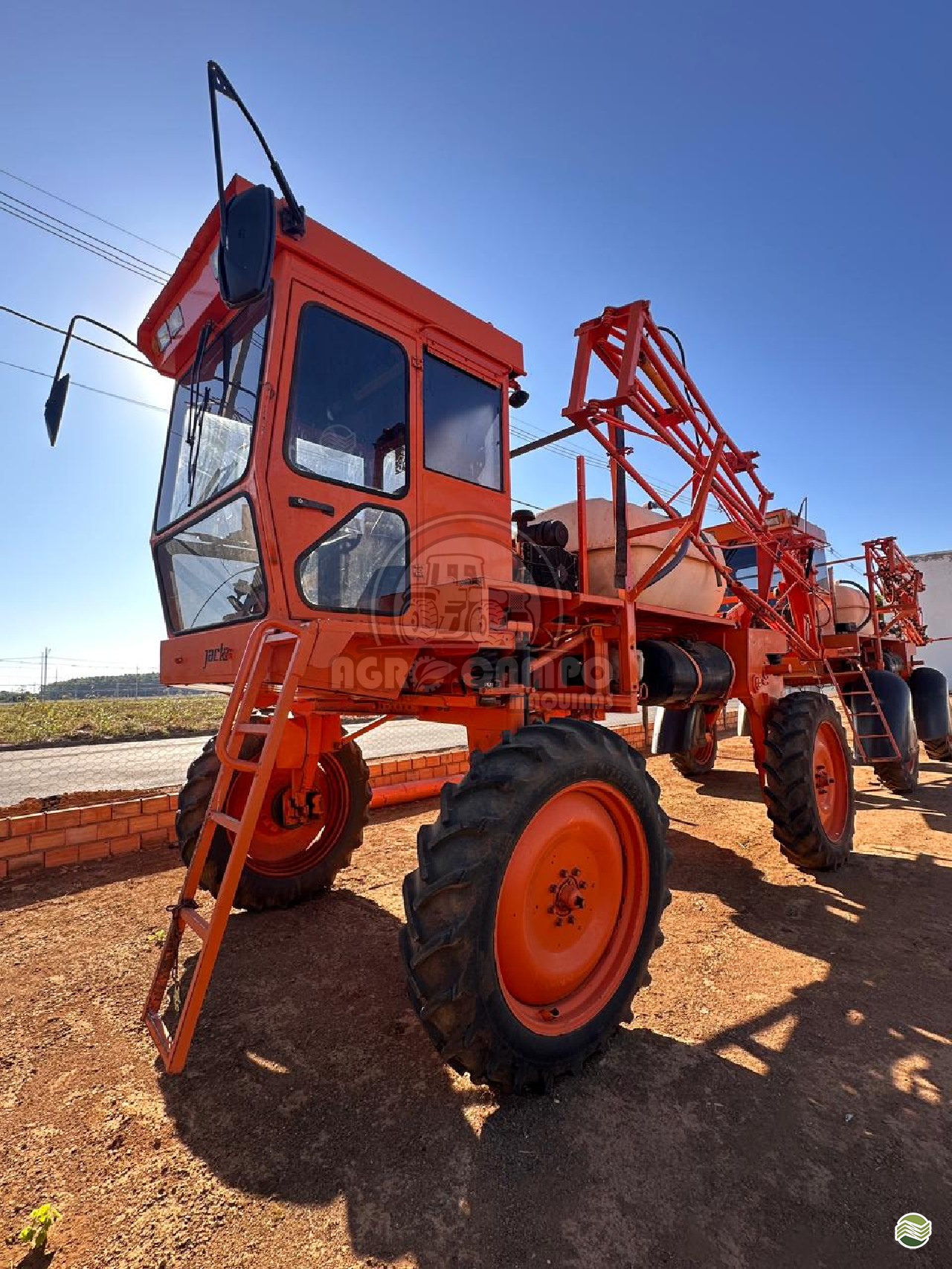 PULVERIZADOR JACTO UNIPORT 2000 Tração 4x2 Agro Campo Máquinas Agrícolas PRIMAVERA DO LESTE MATO GROSSO MT